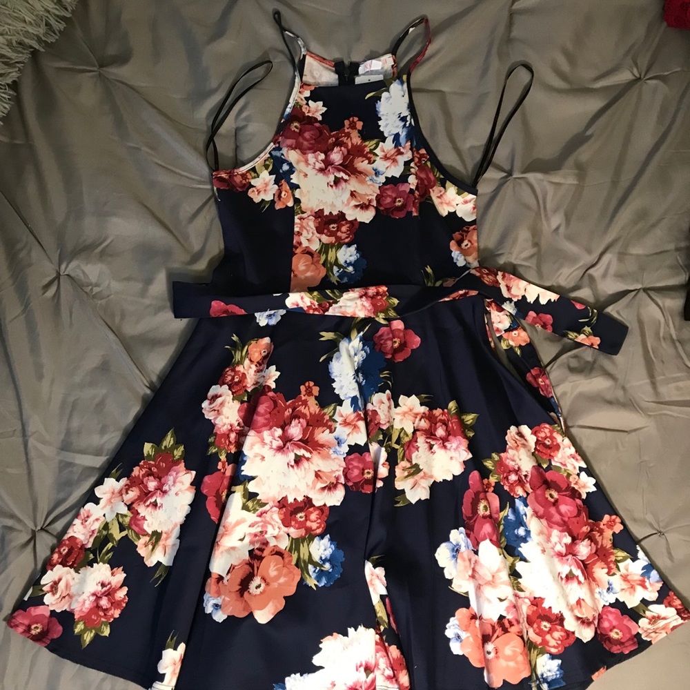 BRAND NEW AGACI FLORAL PRINT DRESS